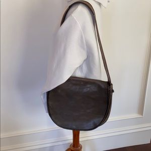 Arrow leather goods bag